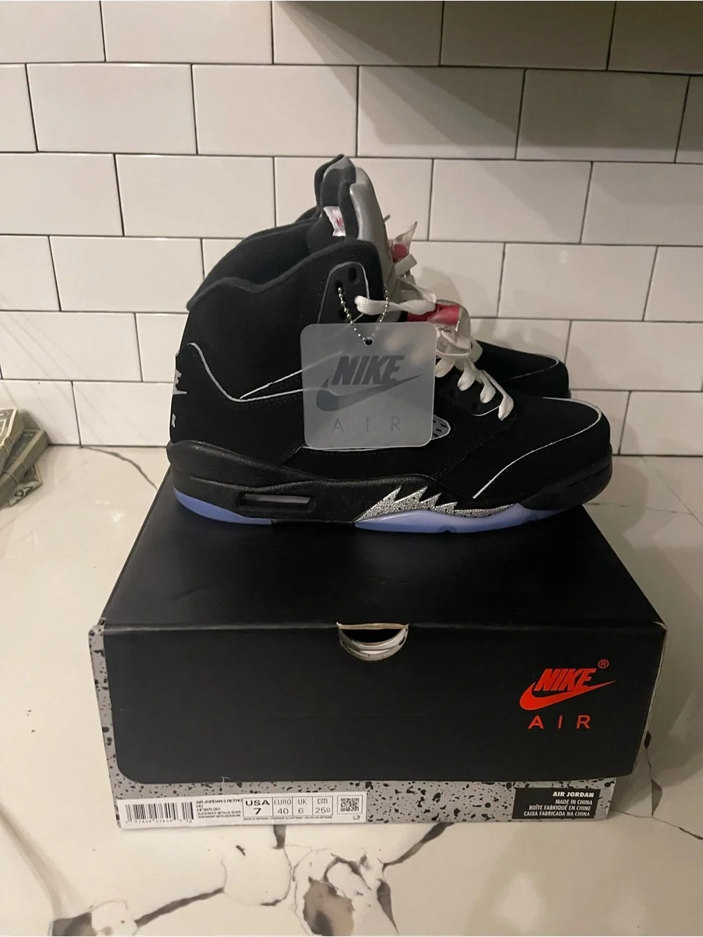 Men’s Retro 5 Metallic Size 7.